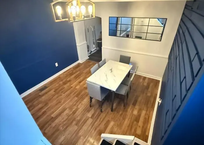 New * 3bd 2bath Free Parking W/ 500 Mpbs Wi-fi Pittsburgh